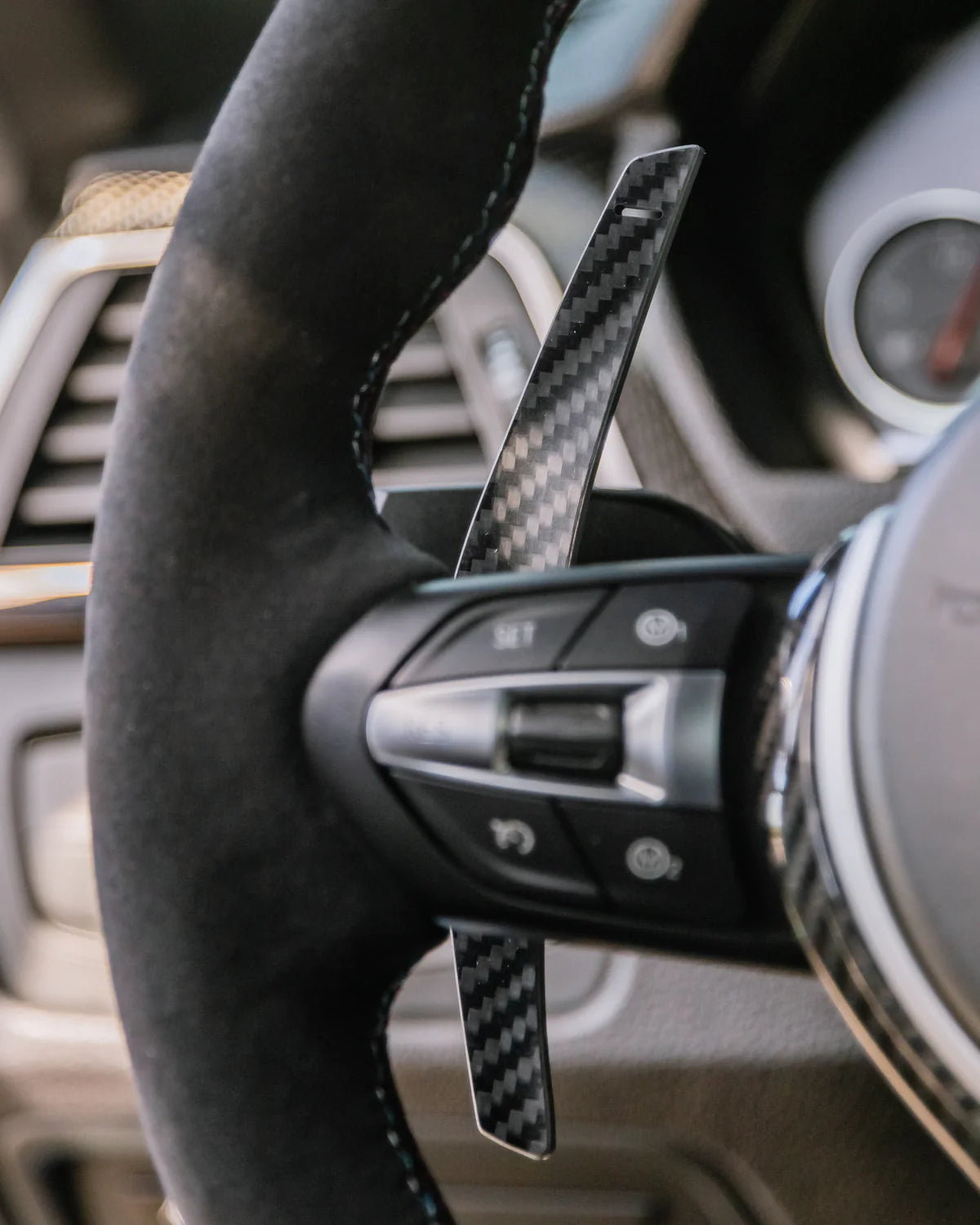 F SERIES MAGNETIC CARBON FIBER PADDLE SHIFTERS – BMW F8X/F3X/F2X